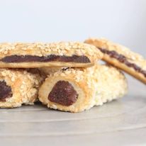 منين ملبن / عجوه